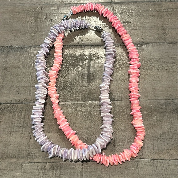 Jewelry - 2 Shell Necklaces Different Colors Pink and Purple/Lavender Barrel Close